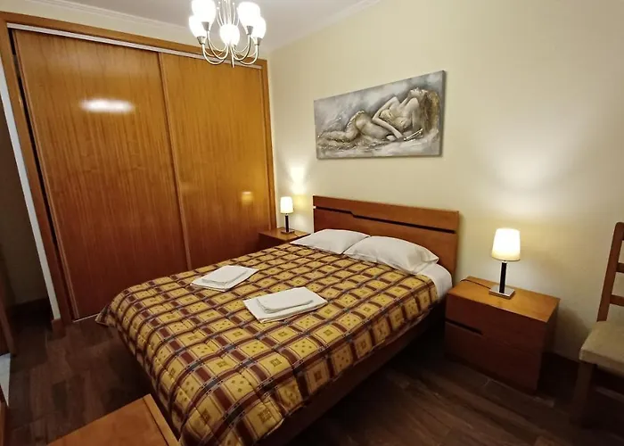 公寓 Dona Matilde 蓬塔德尔加达